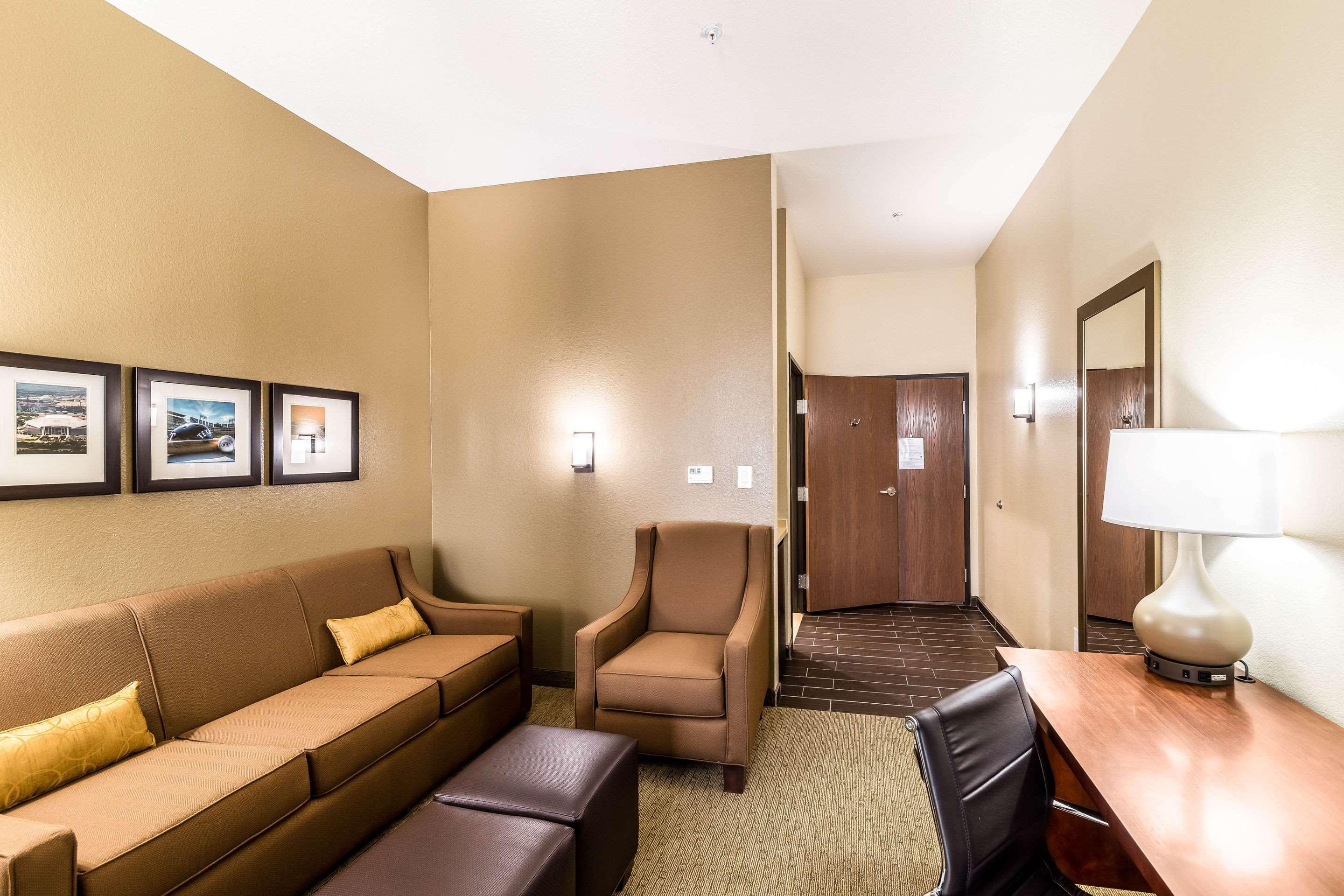 Comfort Suites Grand Prairie - Arlington North Экстерьер фото
